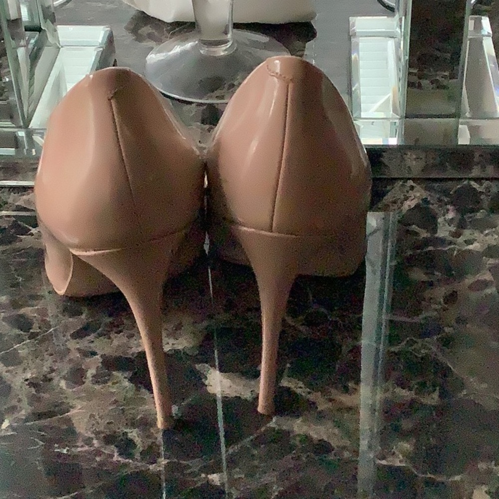 Shoes - Picture 3 of 4